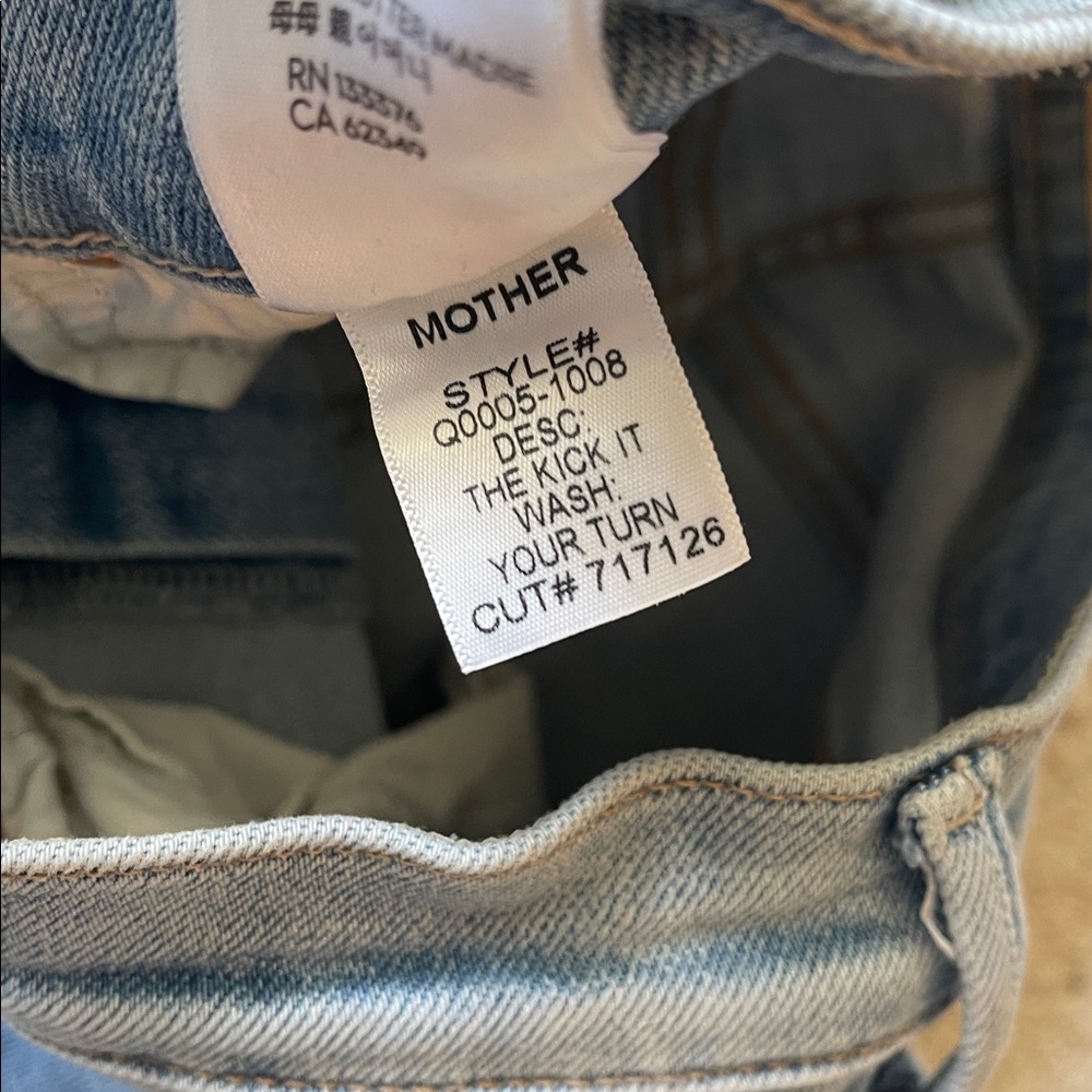 MOTHER Kick It Straight Leg Relaxed Jeans in Your Turn Light Wash Denim Size 24 - Picture 10 of 11